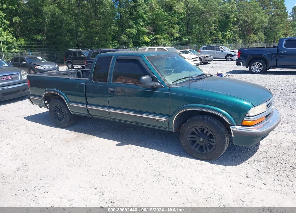 1998 CHEVROLET S-10 LS FLEETSIDE VIN: 1GCCS1941W8220101