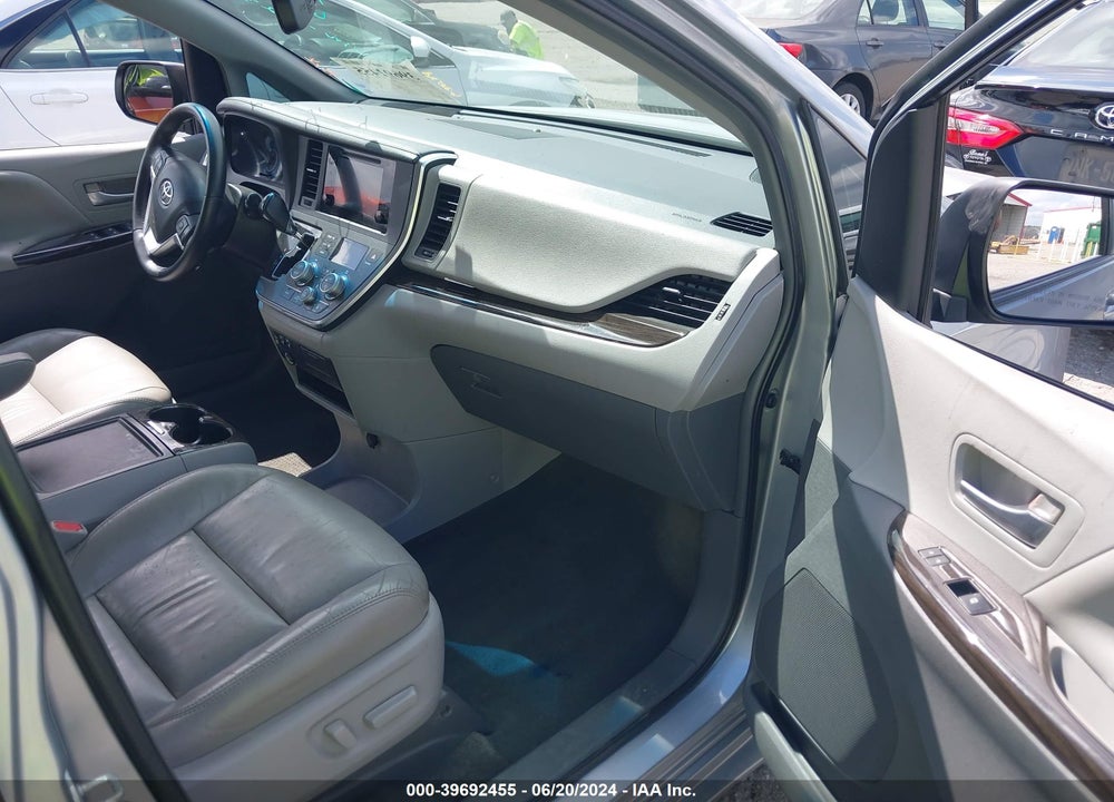 2015 TOYOTA SIENNA XLE 8 PASSENGER VIN: 5TDYK3DC1FS686235
