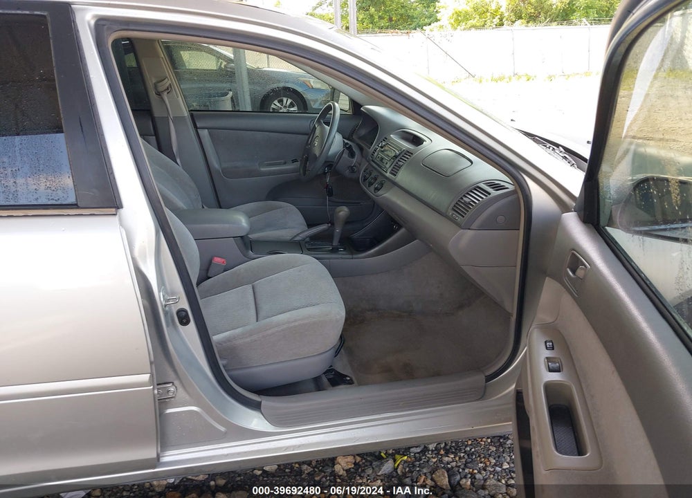 2004 TOYOTA CAMRY LE VIN: 4T1BE32K24U284607