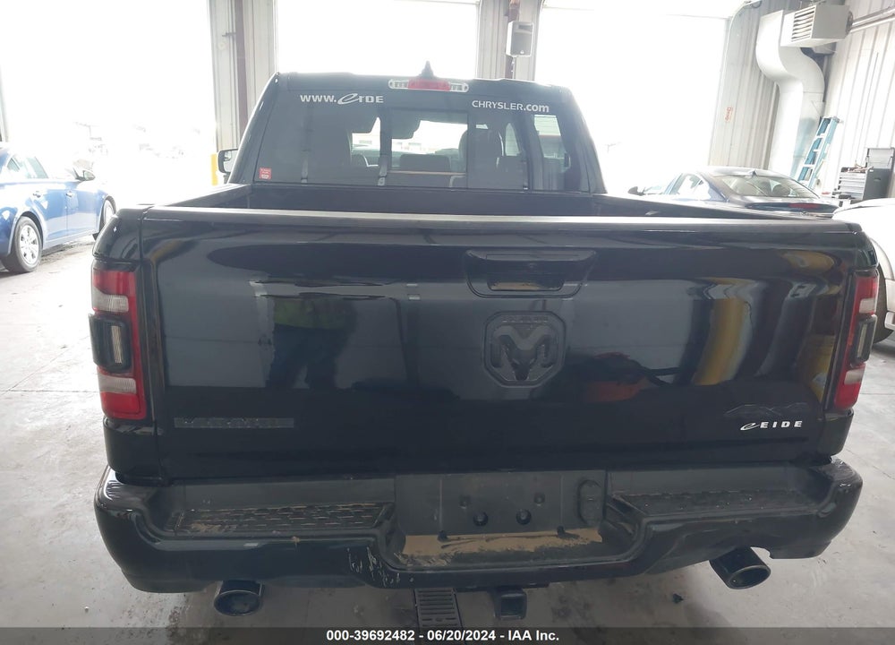2022 RAM 1500 LAIE  4X4 5'7 BOX VIN: 1C6SRFJM4NN415102