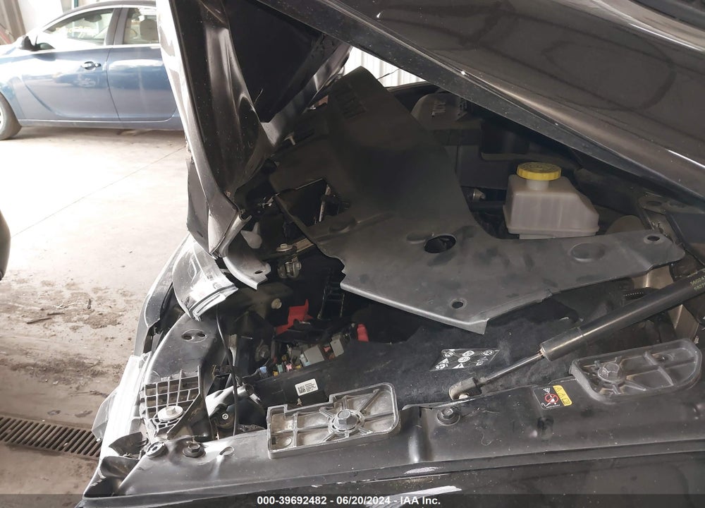 2022 RAM 1500 LAIE  4X4 5'7 BOX VIN: 1C6SRFJM4NN415102