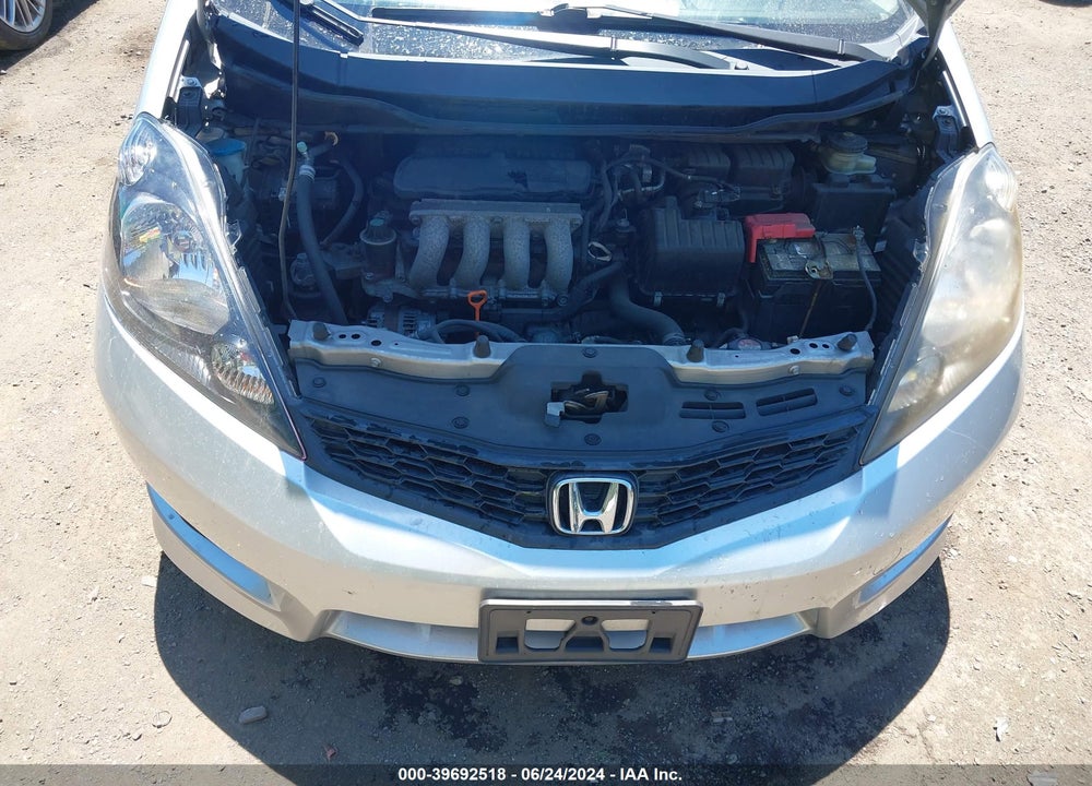 2013 HONDA FIT SPORT VIN: JHMGE8H50DC040502