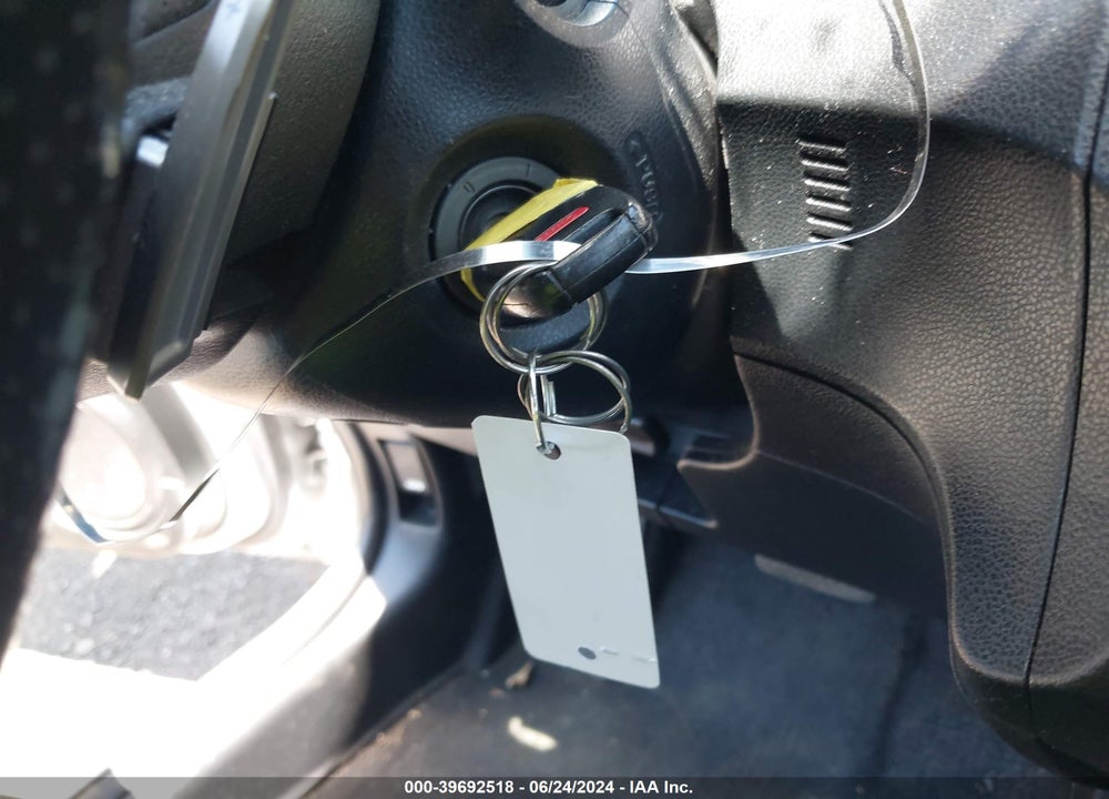 2013 HONDA FIT SPORT VIN: JHMGE8H50DC040502