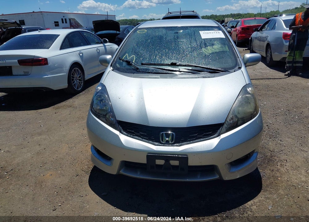 2013 HONDA FIT SPORT VIN: JHMGE8H50DC040502