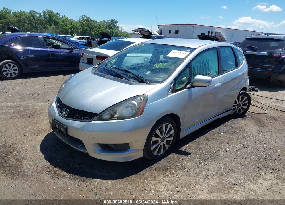 2013 HONDA FIT SPORT VIN: JHMGE8H50DC040502