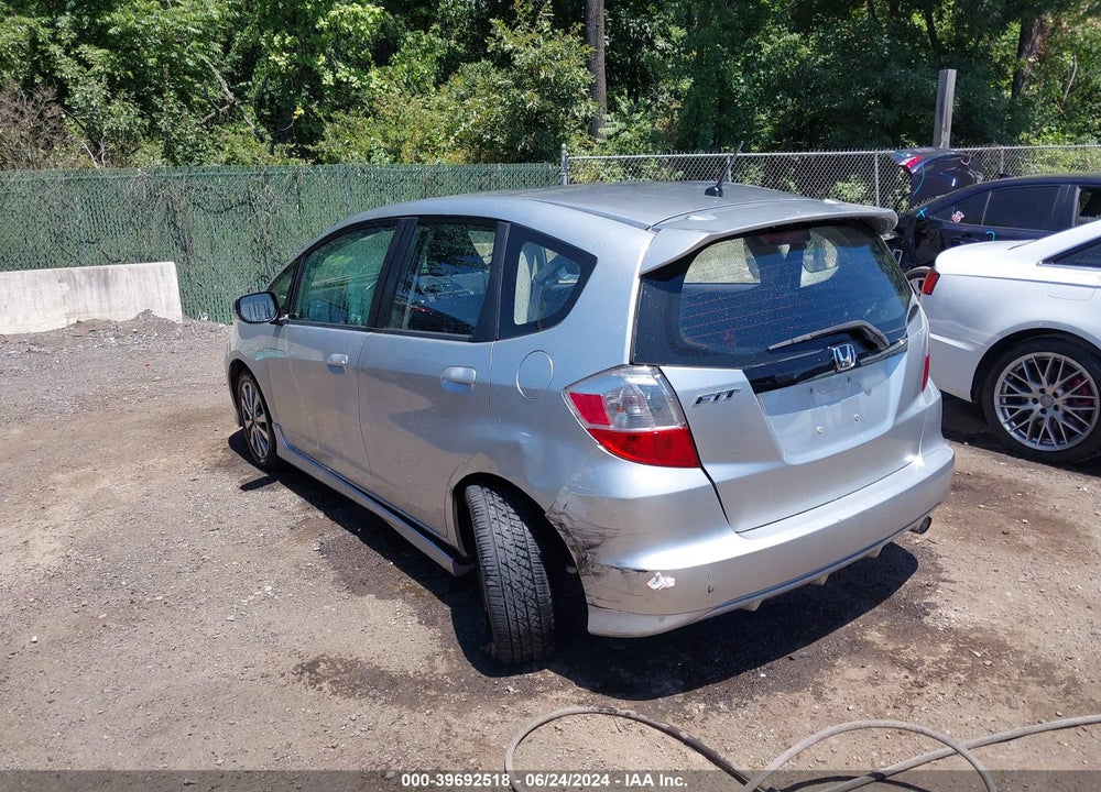 2013 HONDA FIT SPORT VIN: JHMGE8H50DC040502