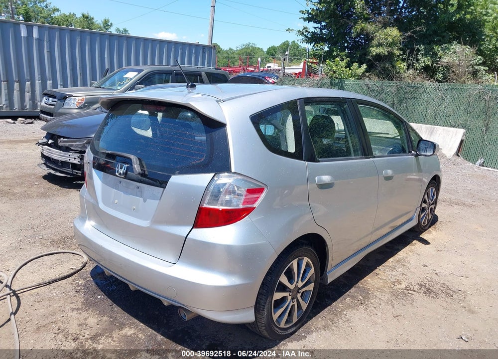 2013 HONDA FIT SPORT VIN: JHMGE8H50DC040502