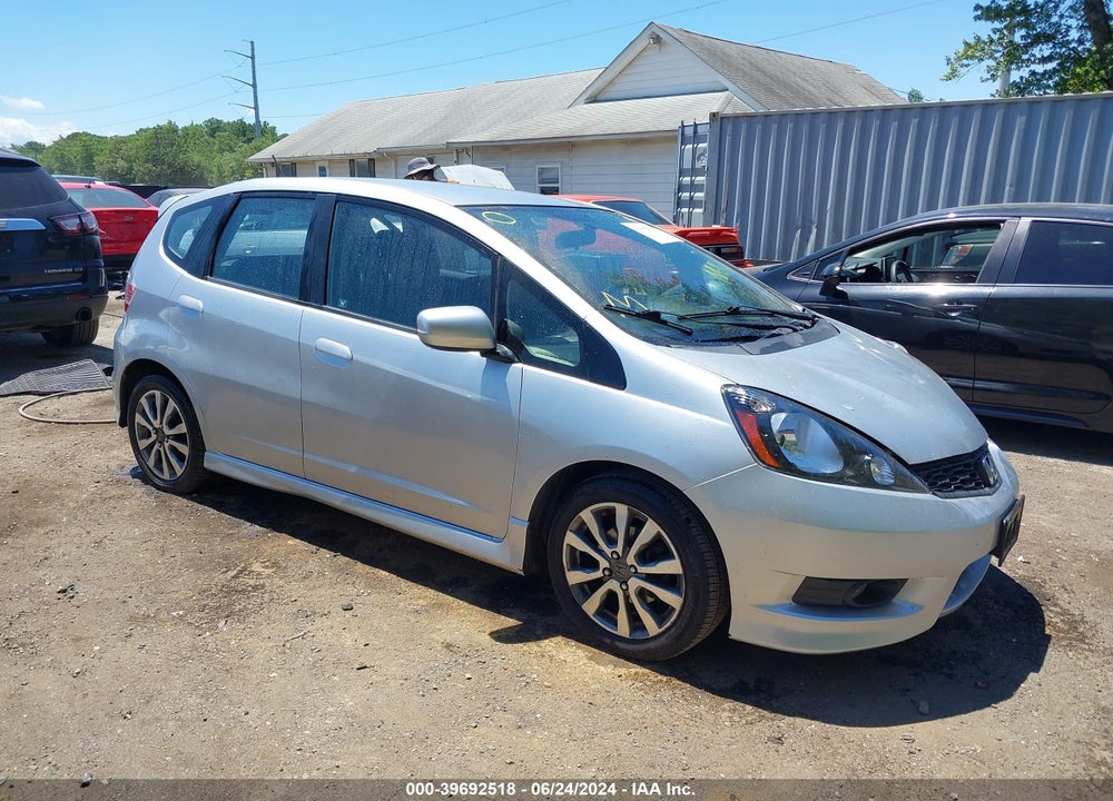 2013 HONDA FIT SPORT VIN: JHMGE8H50DC040502