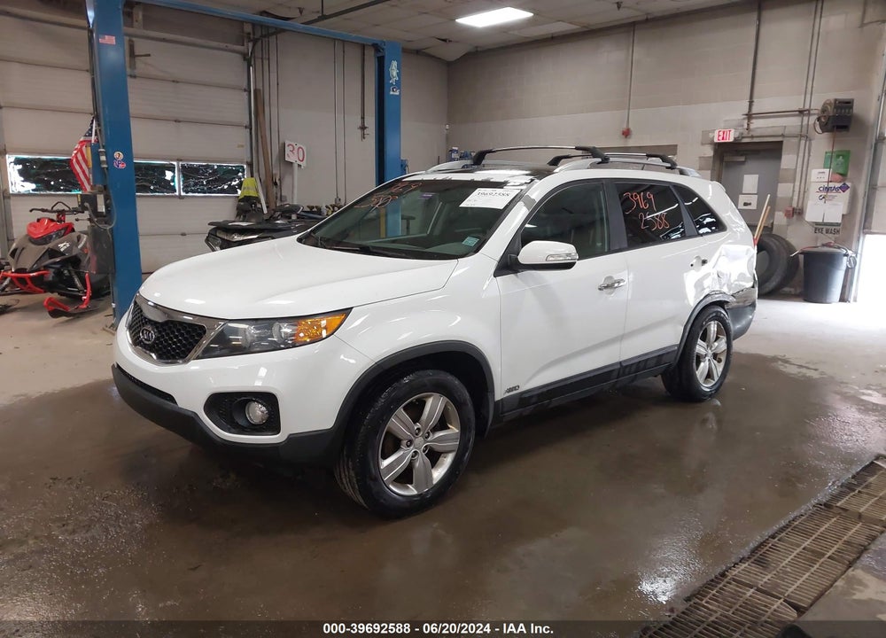 2013 KIA SORENTO EX V6 VIN: 5XYKUDA24DG365785