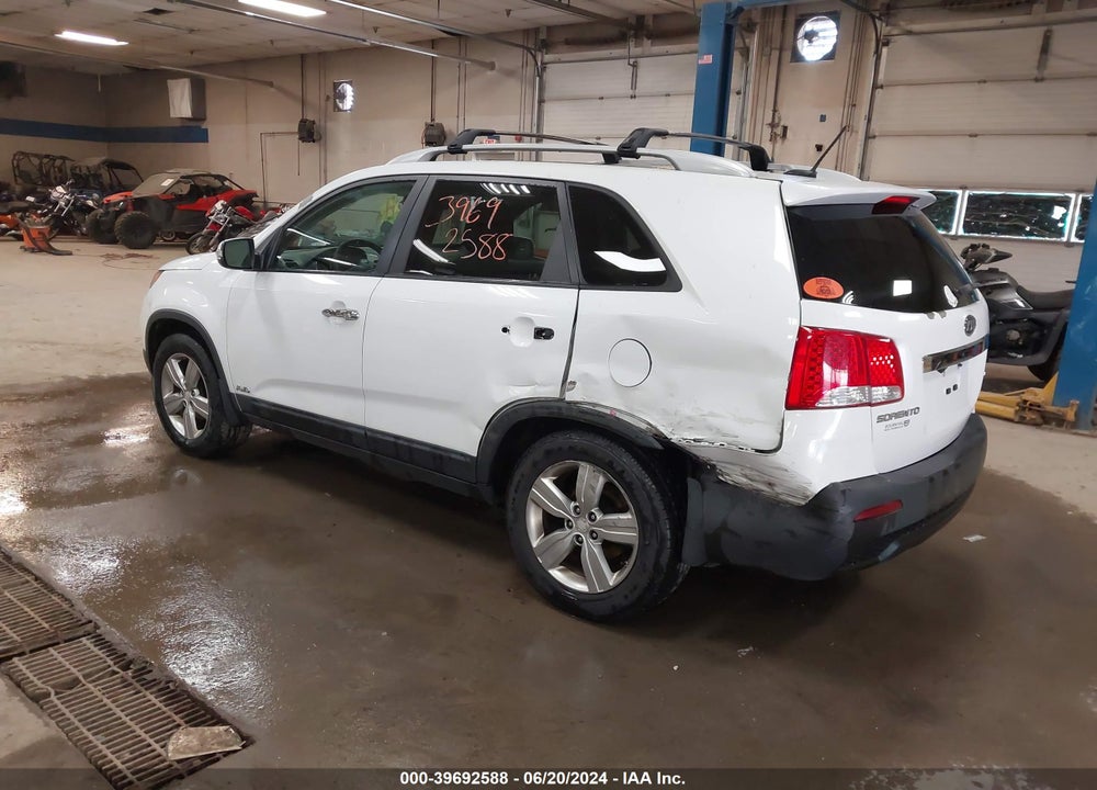 2013 KIA SORENTO EX V6 VIN: 5XYKUDA24DG365785