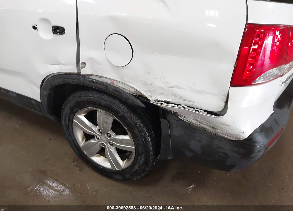 2013 KIA SORENTO EX V6 VIN: 5XYKUDA24DG365785
