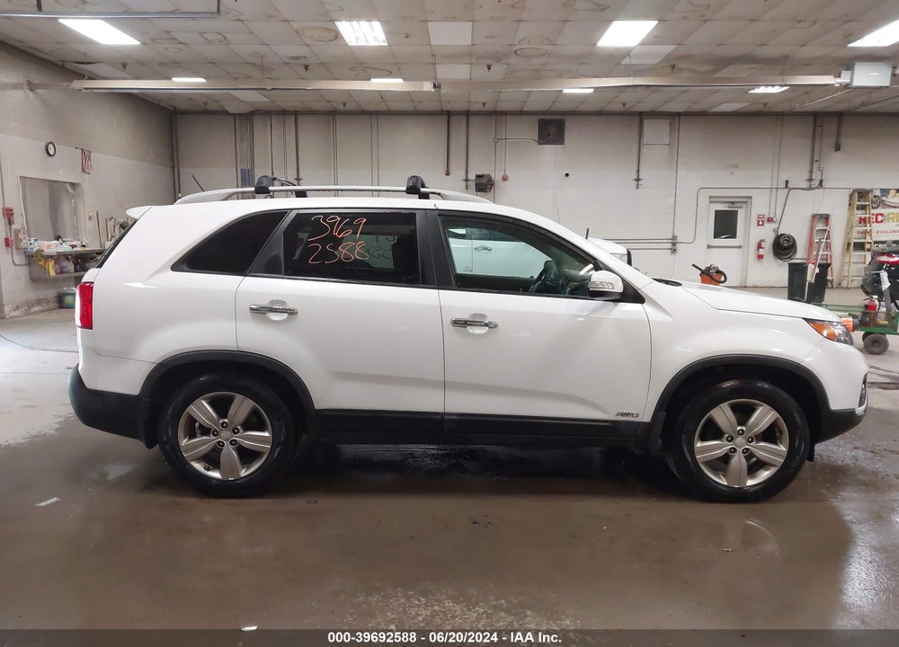 2013 KIA SORENTO EX V6 VIN: 5XYKUDA24DG365785
