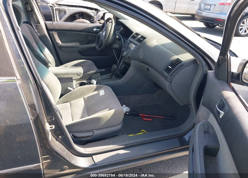2004 HONDA ACCORD 2.4 LX VIN: 1HGCM56354A130986