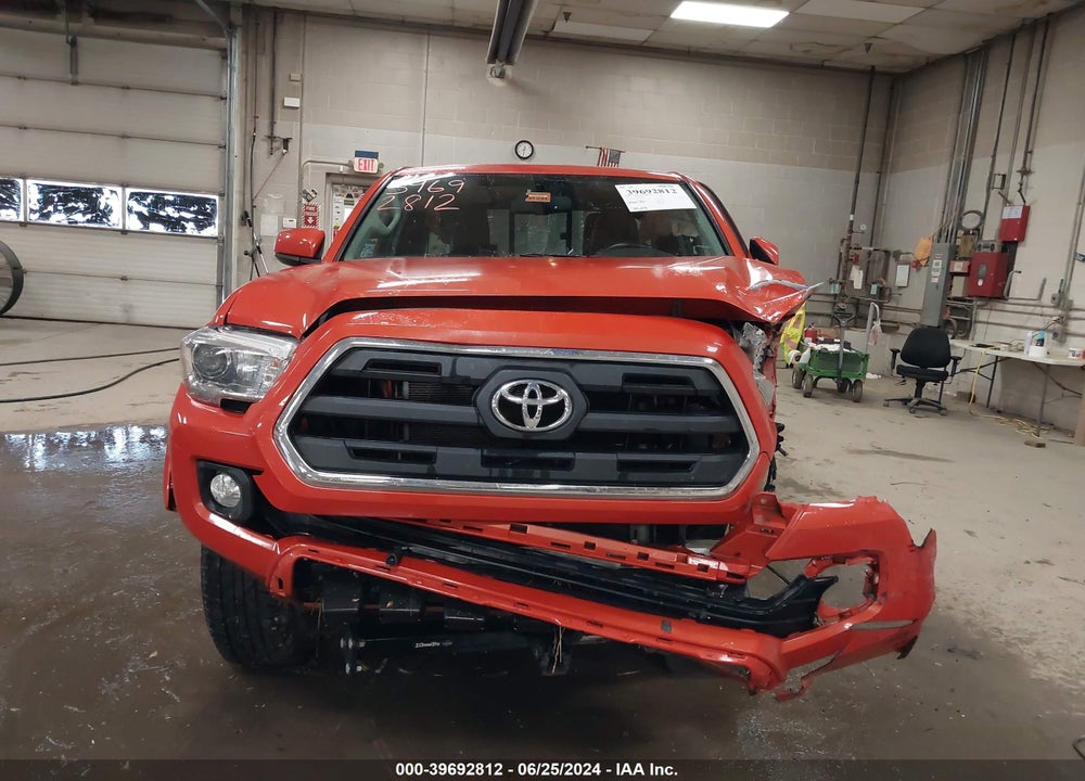 2017 TOYOTA TACOMA SR5 V6 VIN: 5TFSZ5ANXHX070856