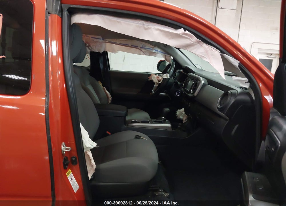2017 TOYOTA TACOMA SR5 V6 VIN: 5TFSZ5ANXHX070856