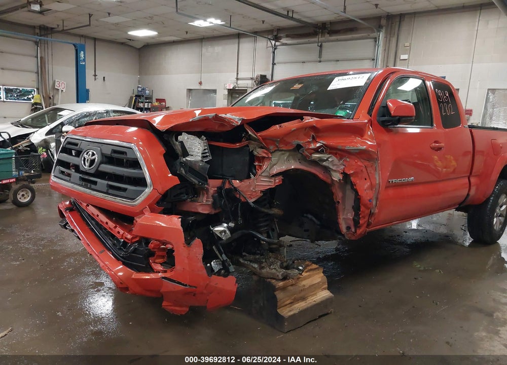 2017 TOYOTA TACOMA SR5 V6 VIN: 5TFSZ5ANXHX070856