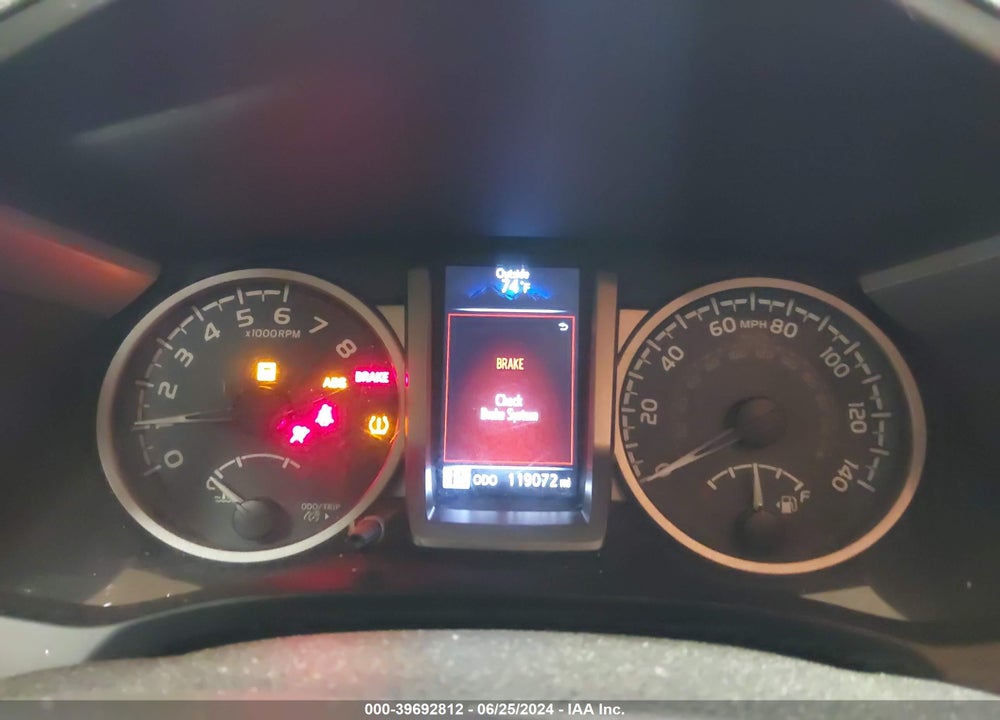 2017 TOYOTA TACOMA SR5 V6 VIN: 5TFSZ5ANXHX070856