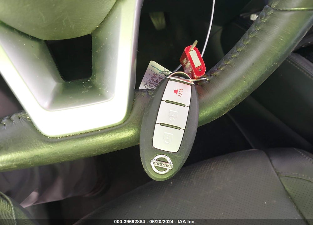 2017 NISSAN ROGUE VIN: 5N1AT2MV9HC839132