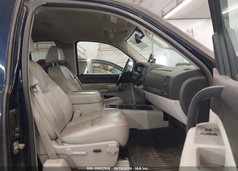 2008 CHEVROLET SILVERADO 1500 LT2 VIN: 2GCEK19J581215326
