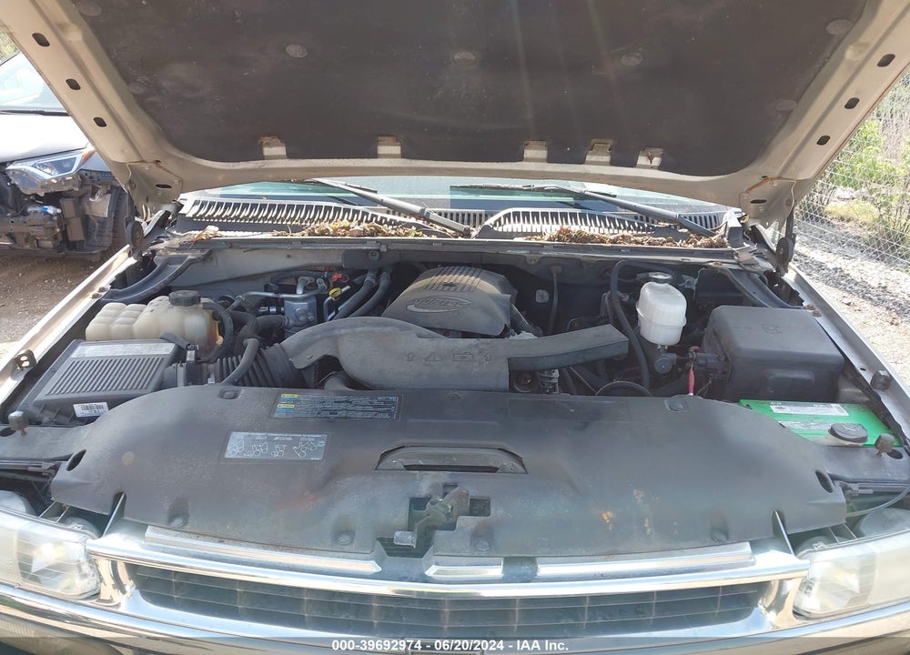 2005 CHEVROLET TAHOE LS VIN: 1GNEK13V95J128078