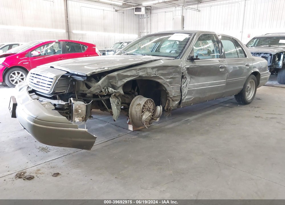 2000 FORD CROWN VICTORIA LX VIN: 2FAFP74W4YX176856
