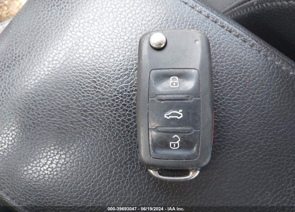 2014 VOLKSWAGEN JETTA 1.8T SEL VIN: 3VWL07AJ4EM423730