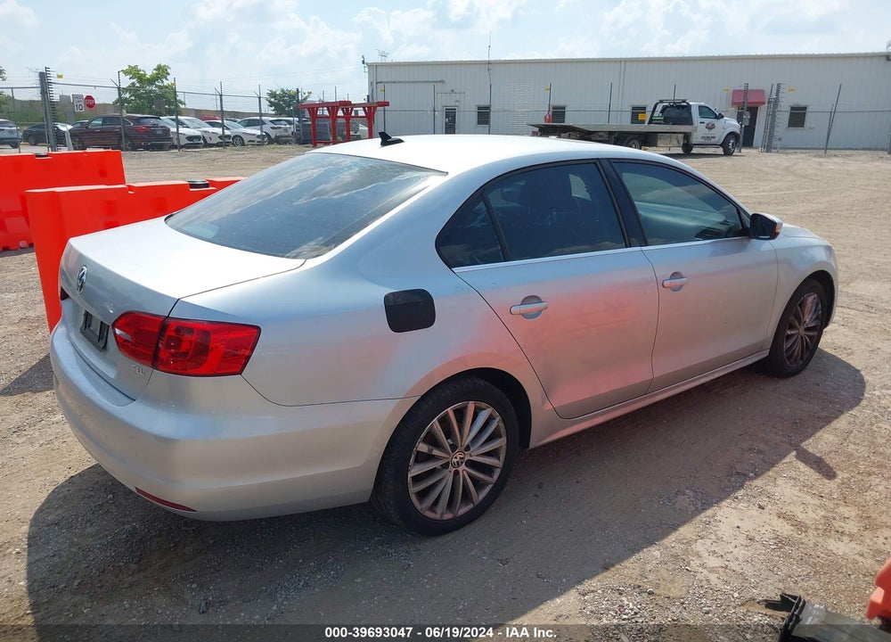 2014 VOLKSWAGEN JETTA 1.8T SEL VIN: 3VWL07AJ4EM423730