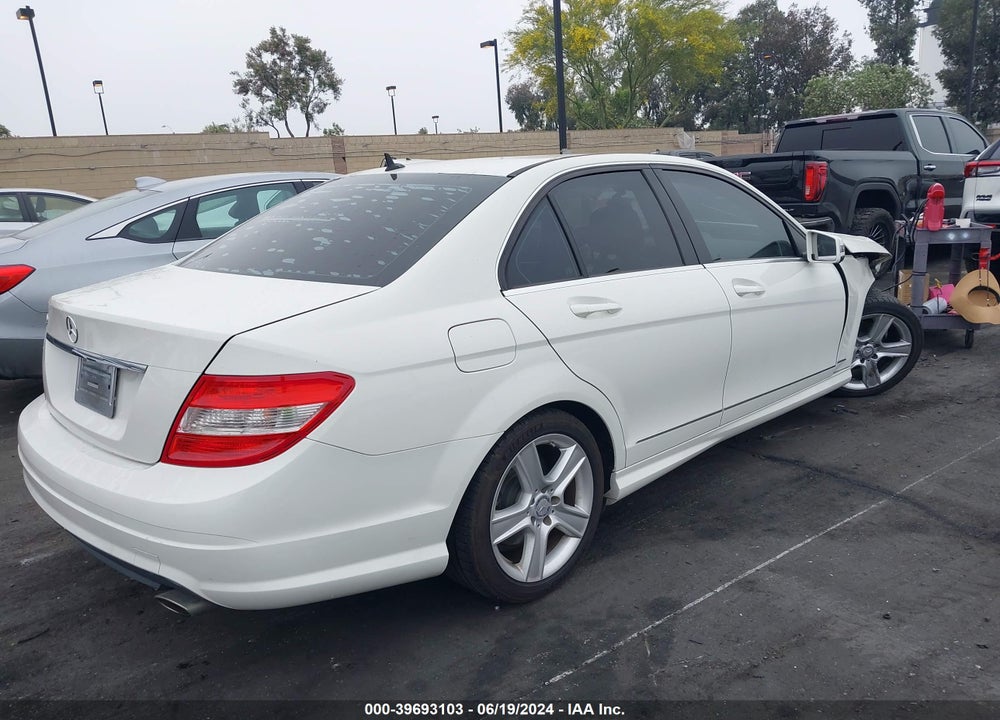 2010 MERCEDES-BENZ C 300 LUXURY/SPORT VIN: WDDGF5EB0AR122302
