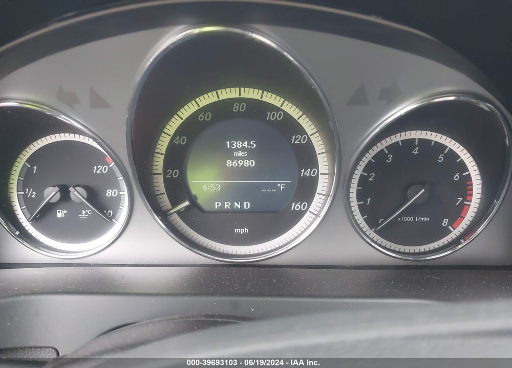 2010 MERCEDES-BENZ C 300 LUXURY/SPORT VIN: WDDGF5EB0AR122302