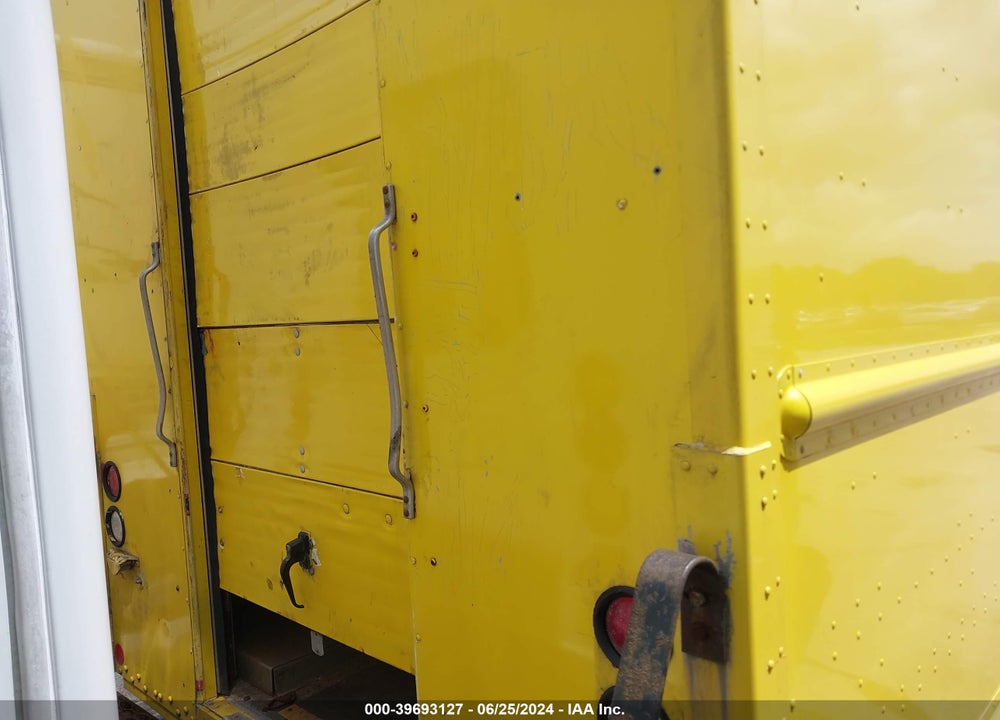 2016 FREIGHTLINER CHASSIS M LINE WALK-IN VAN VIN: 4UZAARDU4GCHN0155