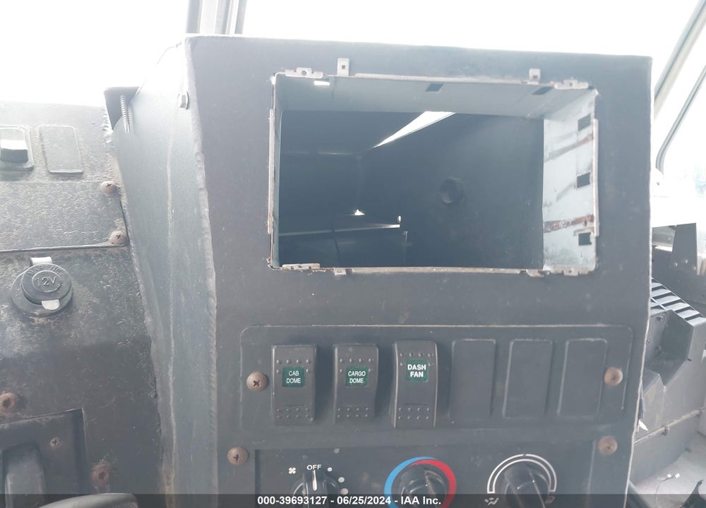 2016 FREIGHTLINER CHASSIS M LINE WALK-IN VAN VIN: 4UZAARDU4GCHN0155