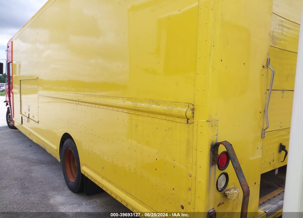 2016 FREIGHTLINER CHASSIS M LINE WALK-IN VAN VIN: 4UZAARDU4GCHN0155