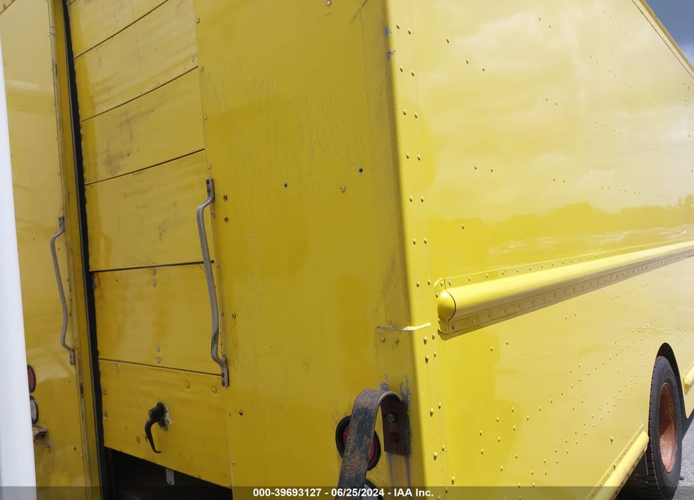 2016 FREIGHTLINER CHASSIS M LINE WALK-IN VAN VIN: 4UZAARDU4GCHN0155