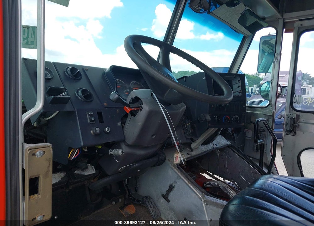2016 FREIGHTLINER CHASSIS M LINE WALK-IN VAN VIN: 4UZAARDU4GCHN0155