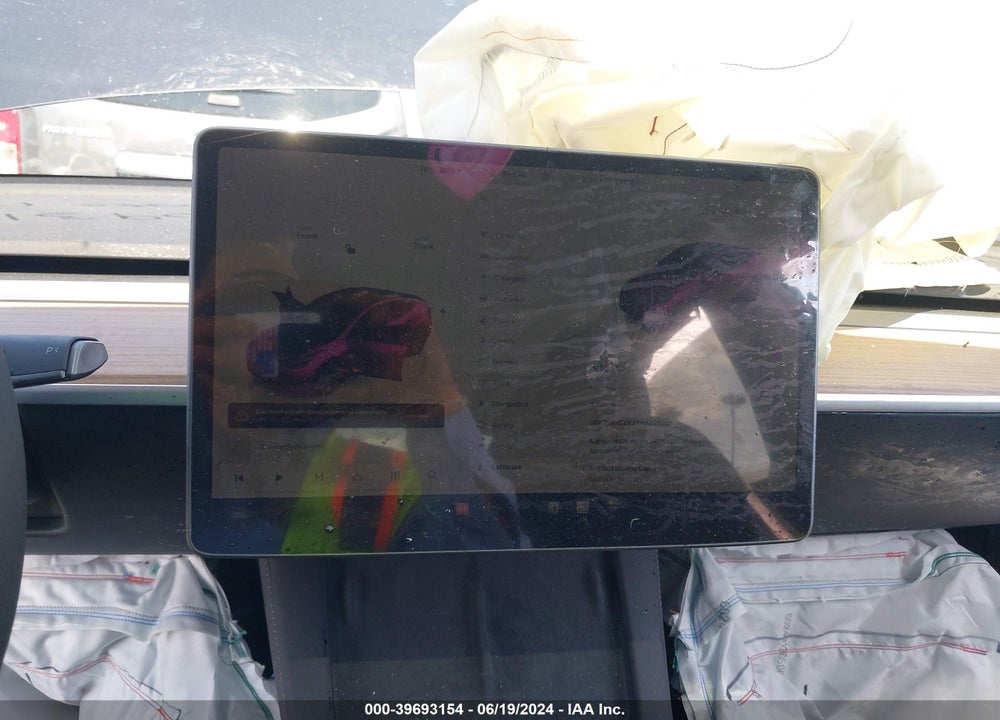 2024 TESLA MODEL Y VIN: 7SAYGDEEXRA238009