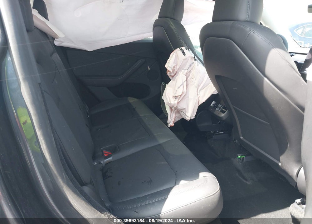 2024 TESLA MODEL Y VIN: 7SAYGDEEXRA238009