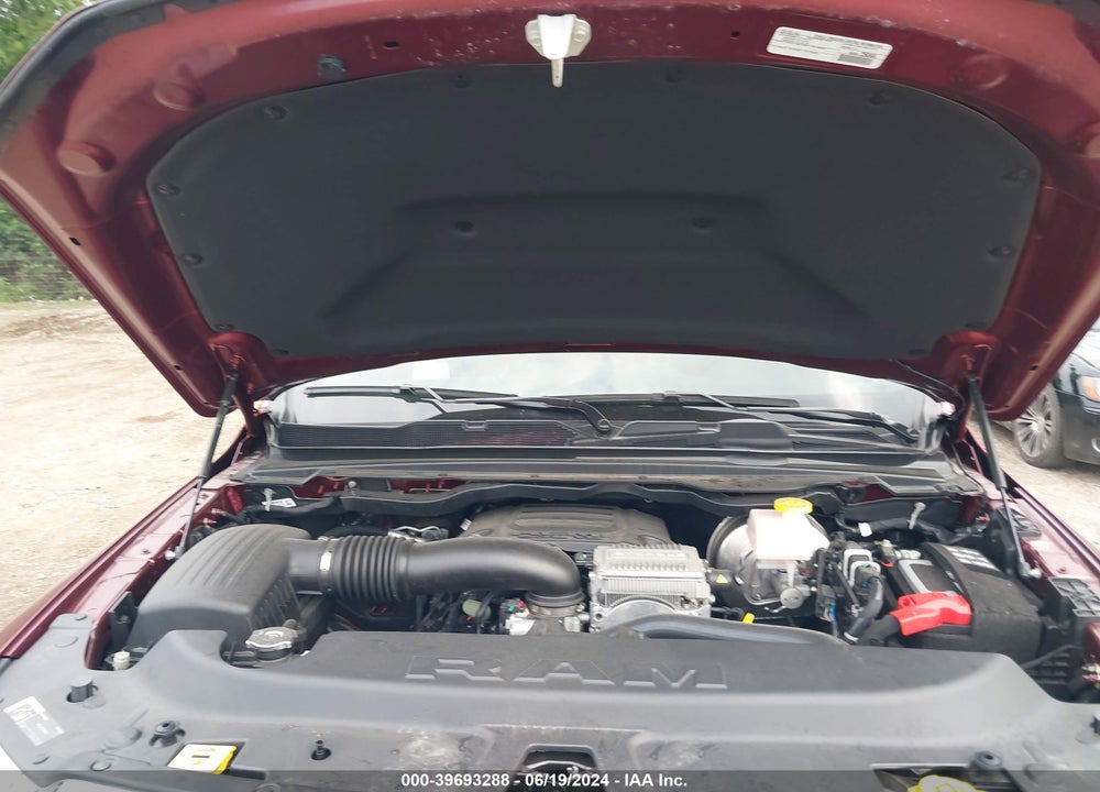 2024 RAM 1500 TRADESMAN 4X4 5'7 BOX VIN: 1C6SRFGT5RN168631