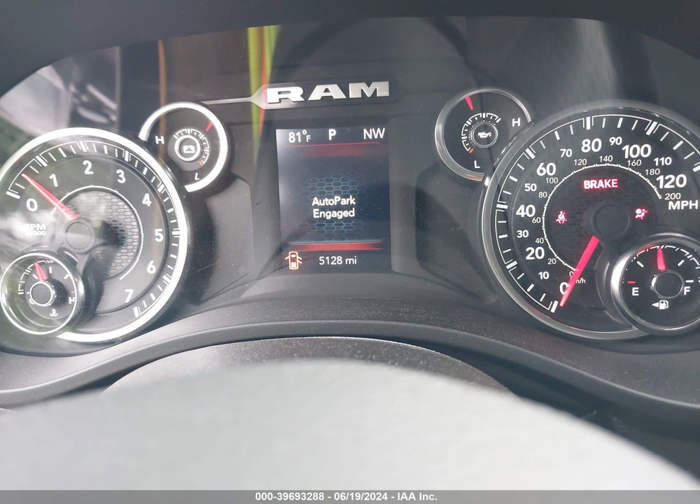 2024 RAM 1500 TRADESMAN 4X4 5'7 BOX VIN: 1C6SRFGT5RN168631