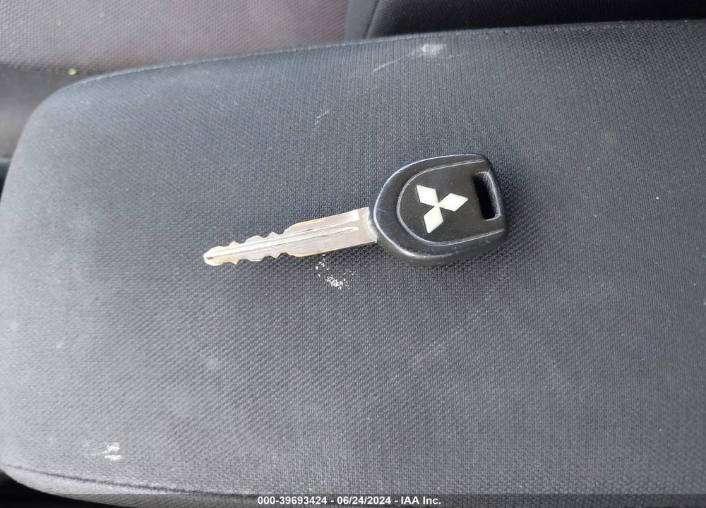 2006 MITSUBISHI OUTLANDER SE VIN: JA4LX41FX6U049172