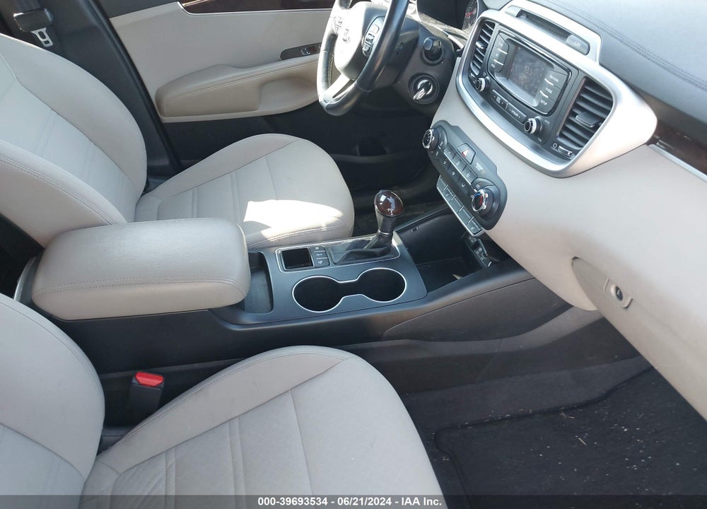 2016 KIA SORENTO 2.4L LX VIN: 5XYPGDA31GG108349