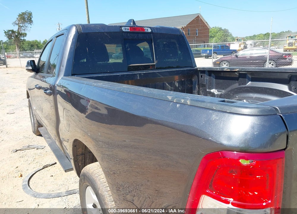 2022 RAM 1500 BIG HORN QUAD CAB 4X4 6'4 BOX VIN: 1C6RRFBG7NN287560