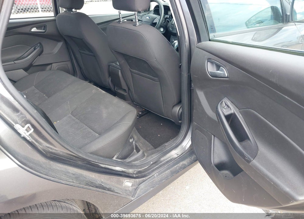 2015 FORD FOCUS SE VIN: 1FADP3F22FL376459