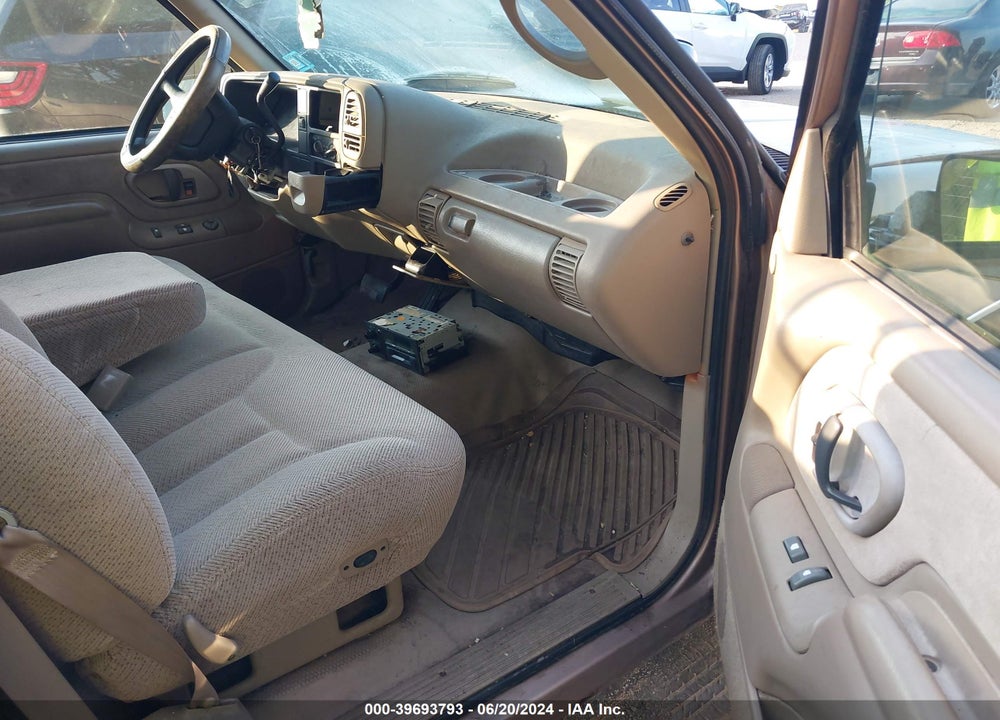 1996 CHEVROLET GMT-400 C1500 VIN: 1GCEC14R4TZ108469