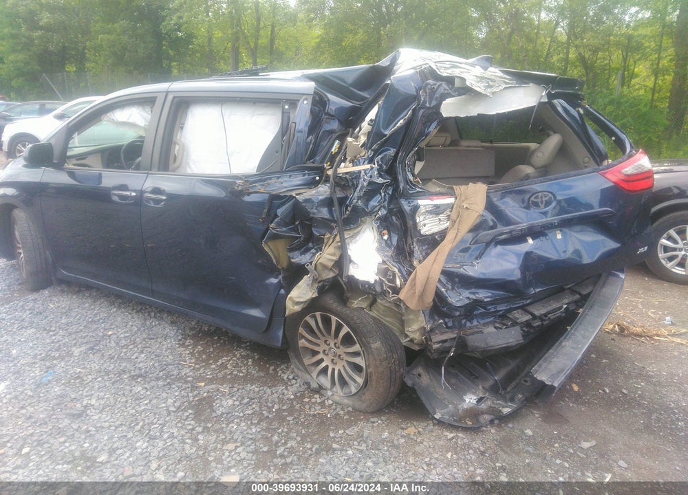 2020 TOYOTA SIENNA XLE VIN: 5TDYZ3DC7LS054234