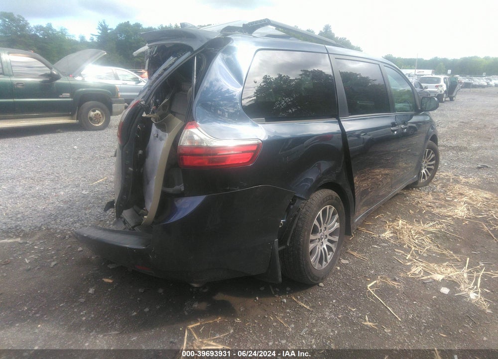 2020 TOYOTA SIENNA XLE VIN: 5TDYZ3DC7LS054234
