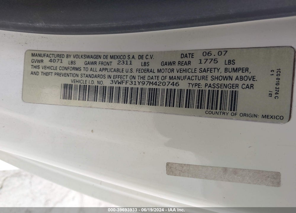 2007 VOLKSWAGEN NEW BEETLE TRIPLE WHITE VIN: 3VWFF31Y97M420746