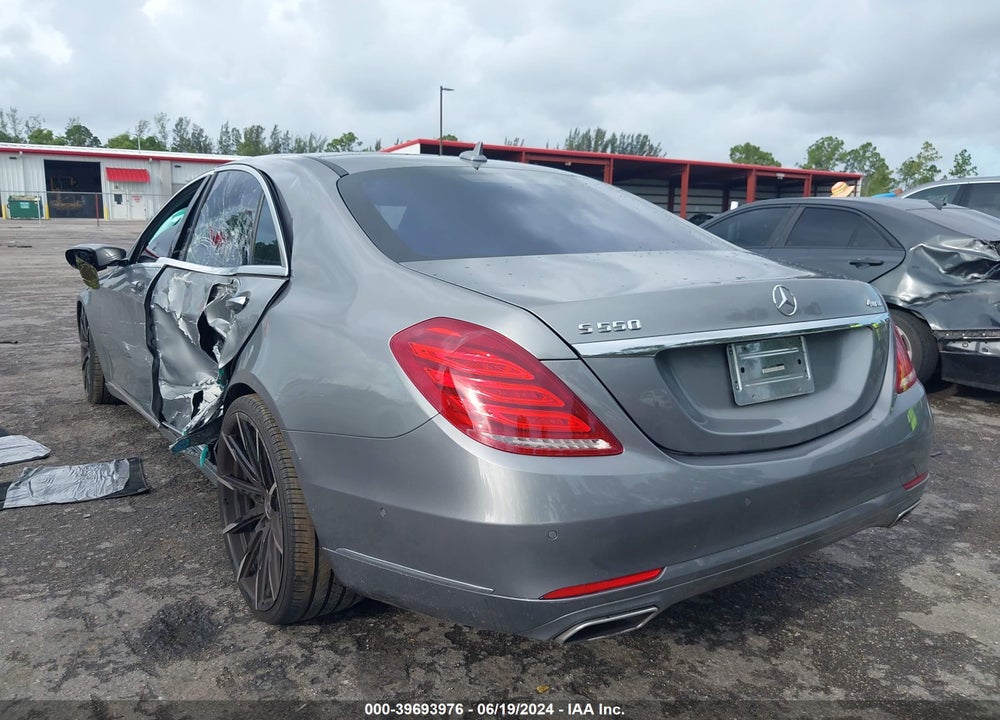 2015 MERCEDES-BENZ S 550 4MATIC VIN: WDDUG8FB9FA103592