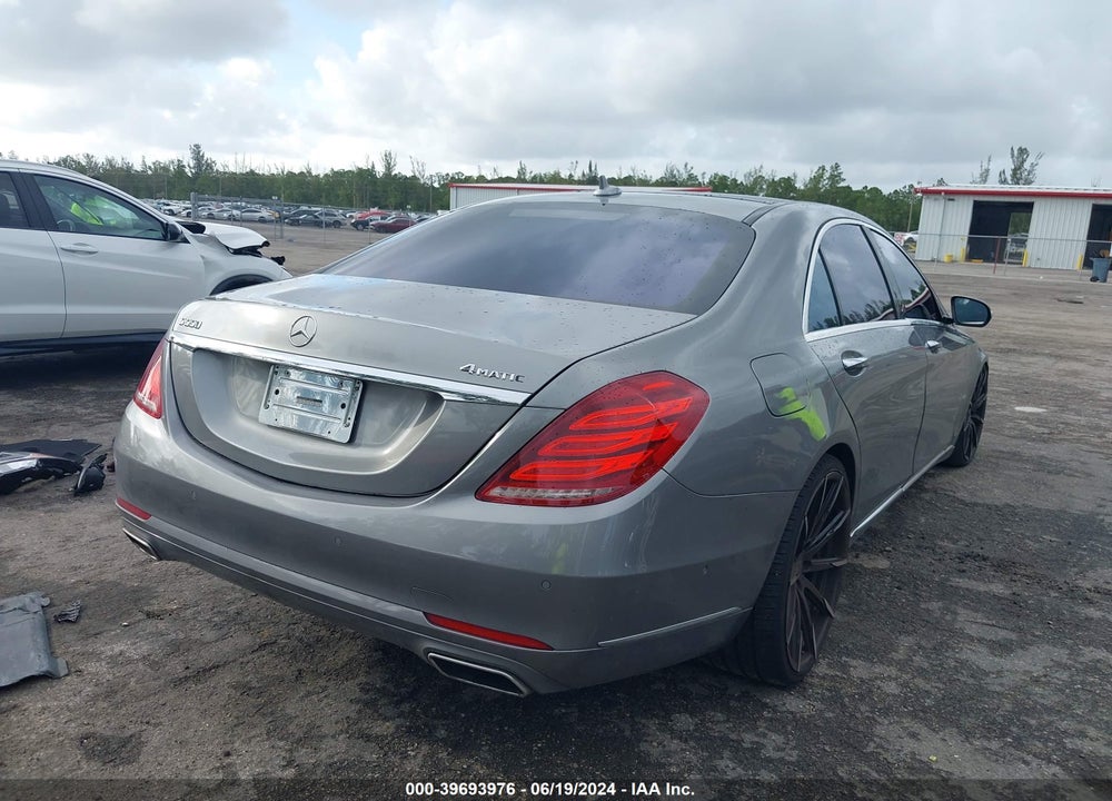 2015 MERCEDES-BENZ S 550 4MATIC VIN: WDDUG8FB9FA103592