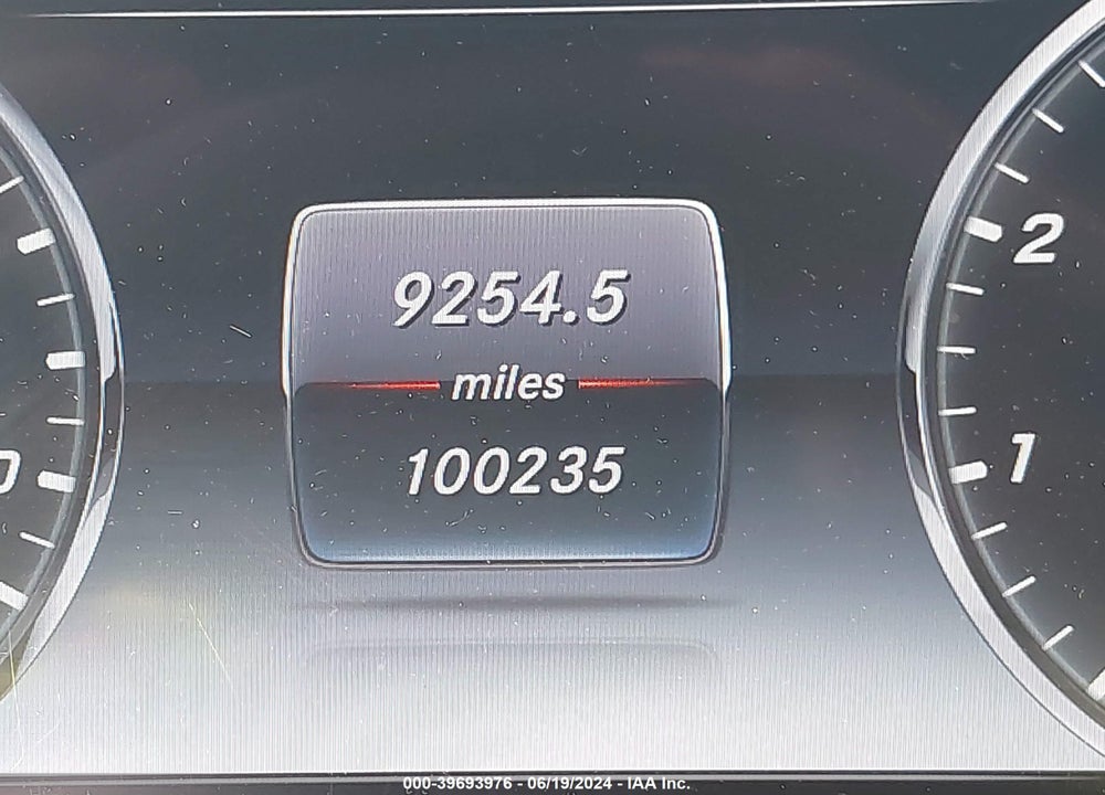 2015 MERCEDES-BENZ S 550 4MATIC VIN: WDDUG8FB9FA103592