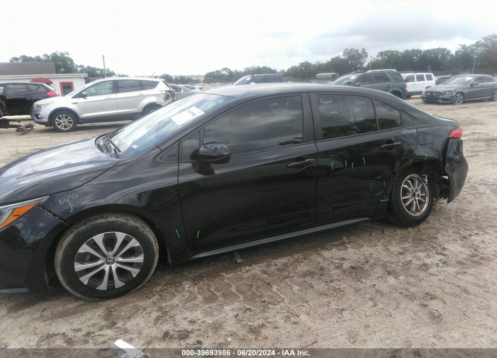 2022 TOYOTA COROLLA HYBRID LE VIN: JTDEAMDE3NJ059884